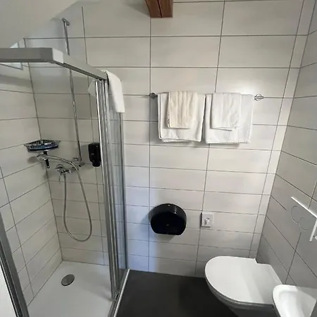 De D'yvonand Hotel *