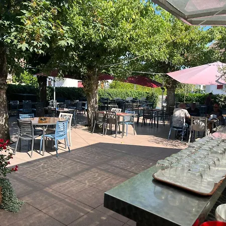 De D'yvonand Hotel *