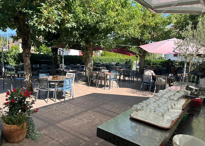 De D'yvonand Hotel *