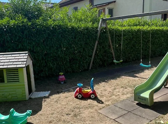 De D'yvonand فندق *