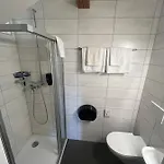 De D'yvonand Hotel *